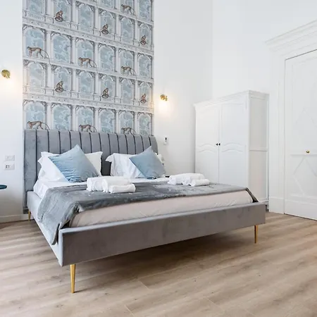 121 Luxury Apartment *