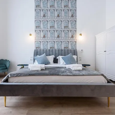 121 Luxury Apartment
