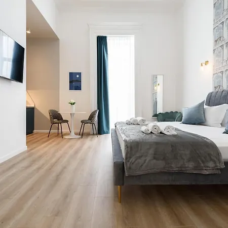 121 Luxury Apartment