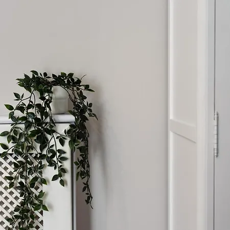 121 Luxury Apartment *